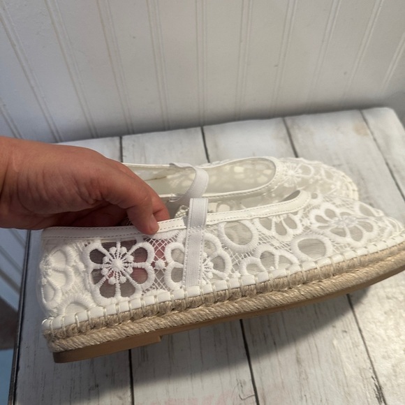 Universal Thread Women’s Size 9 White Lace Floral Espadrille Flats Mary Jane - Picture 10 of 11